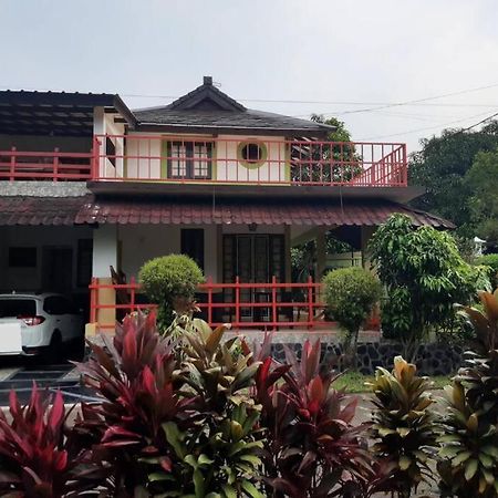 Guest House Sakura F3 Bogor Exteriér fotografie