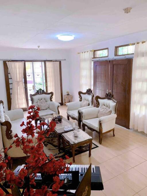 Guest House Sakura F3 Bogor Exteriér fotografie