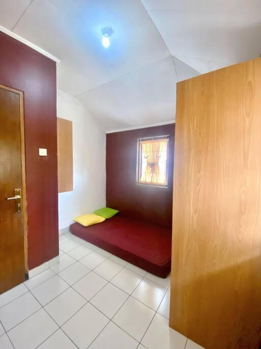 Guest House Sakura F3 Bogor Exteriér fotografie