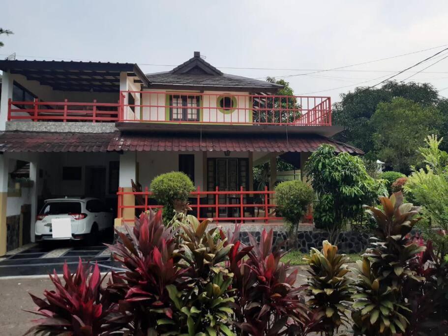 Guest House Sakura F3 Bogor Exteriér fotografie