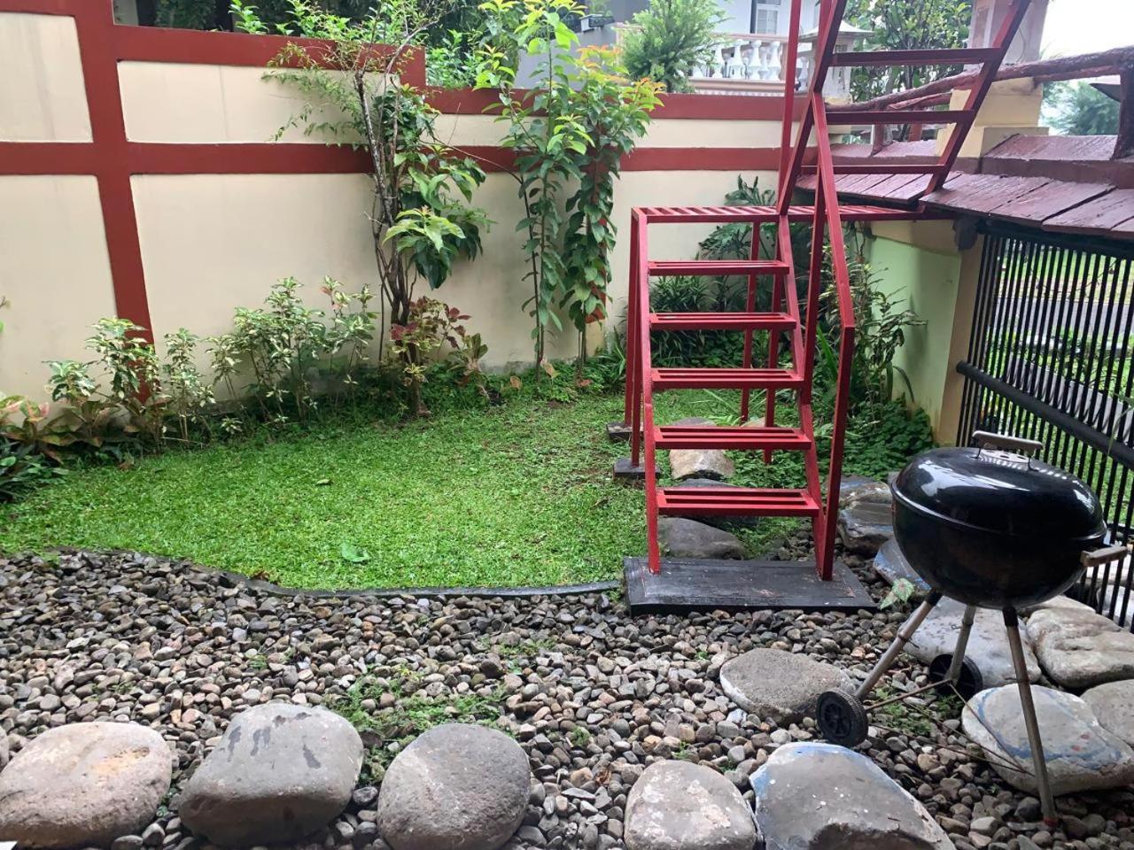 Guest House Sakura F3 Bogor Exteriér fotografie